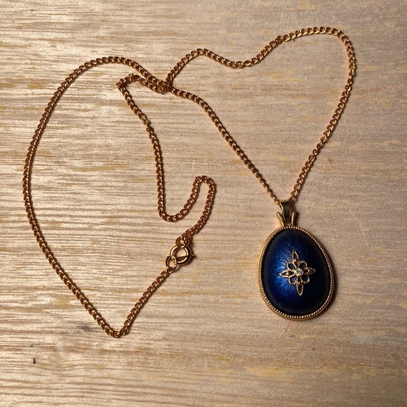 Sapphire Blue and Gold Pendant Necklace - Picture 1 of 2